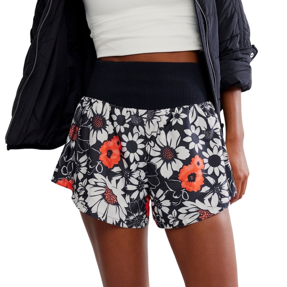 NWT FP Movement Carpe Diem Shorts Tuxedo Daisy Medium